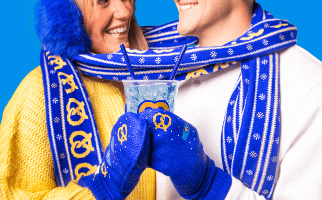 Auntie Anne’s Sparkleberry Smittens