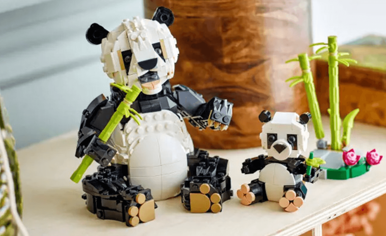 LEGO Panda Family Kit